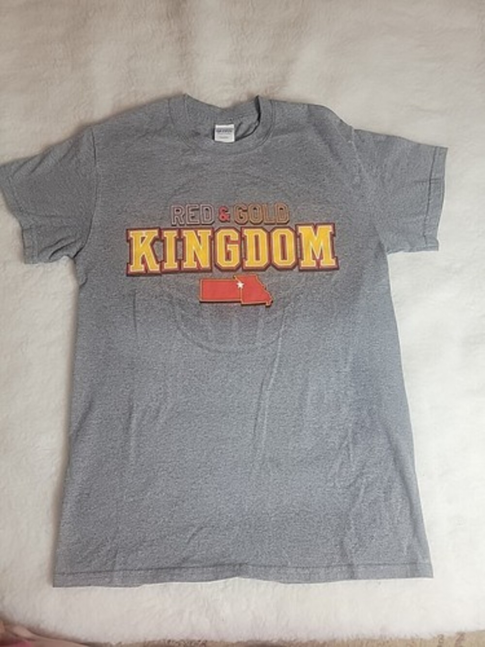 Gildan Unisex Adult Size Small T-Shirt Chiefs Red & Gold Kingdom Kansas City